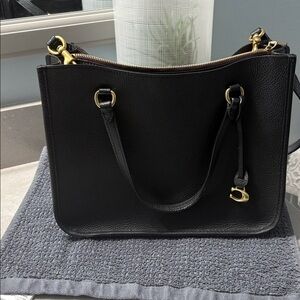 Coach tyler carryallCrossbody Bag with Gold Accents